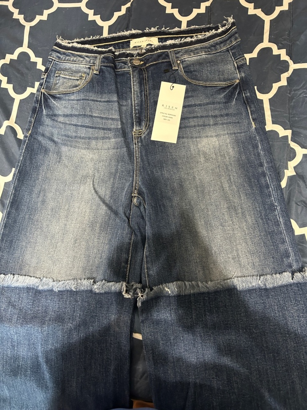 Women’s Risen Blue Frayed Hem Jeans 1xl NWT